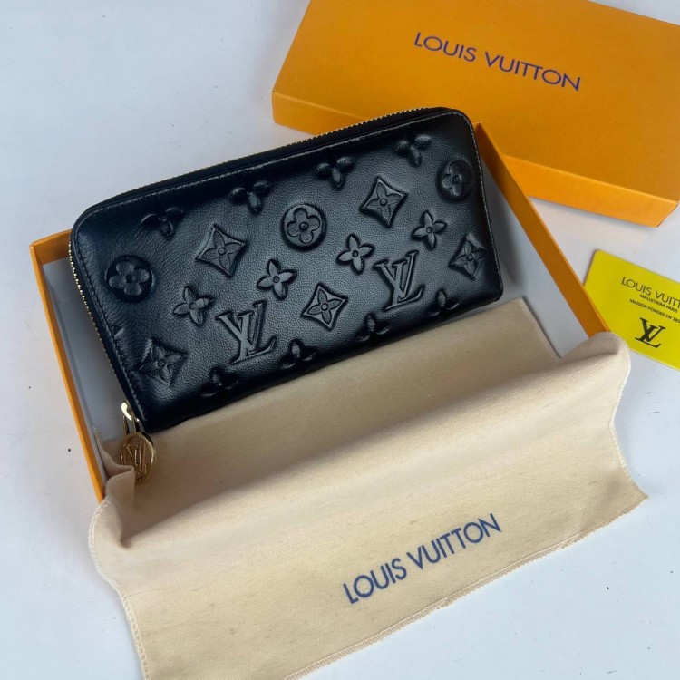 LOUİS VUİTTON LOU ZİPPY CLASSİC WALLET 